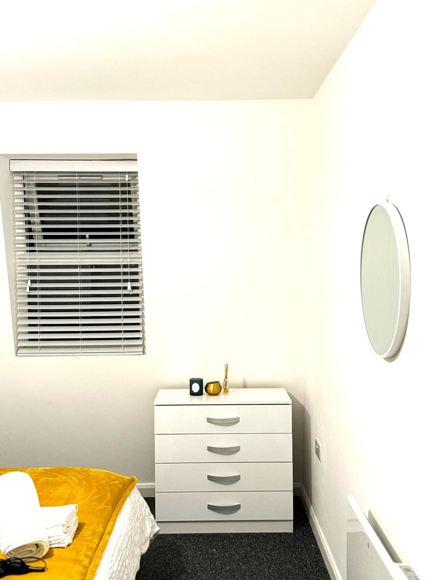 Apartamento Away From 2 Bedroom Flat 5 Minutes Walk To Alexander Palace Station 15 Min Via Tube To Central With Free Parking
