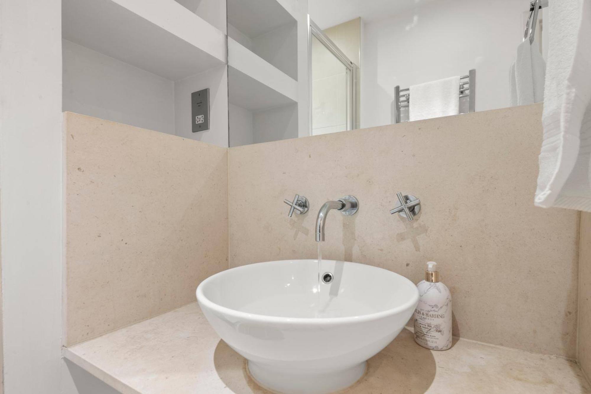 Apartment Londwell, Canary Wharf River Thames Balcony Penthouse London