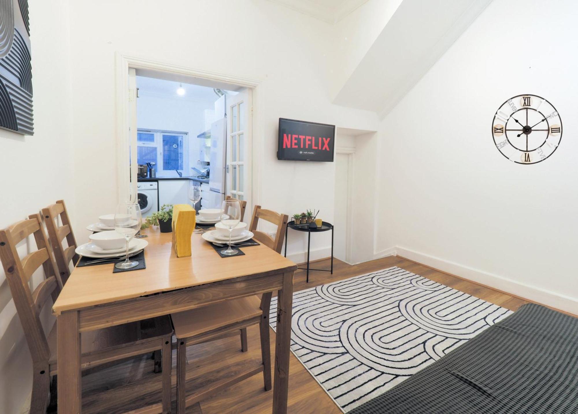 F1 Cozy 2 Bed Flat Opposite Olympia Sleeps 5 People Apartamento Londres