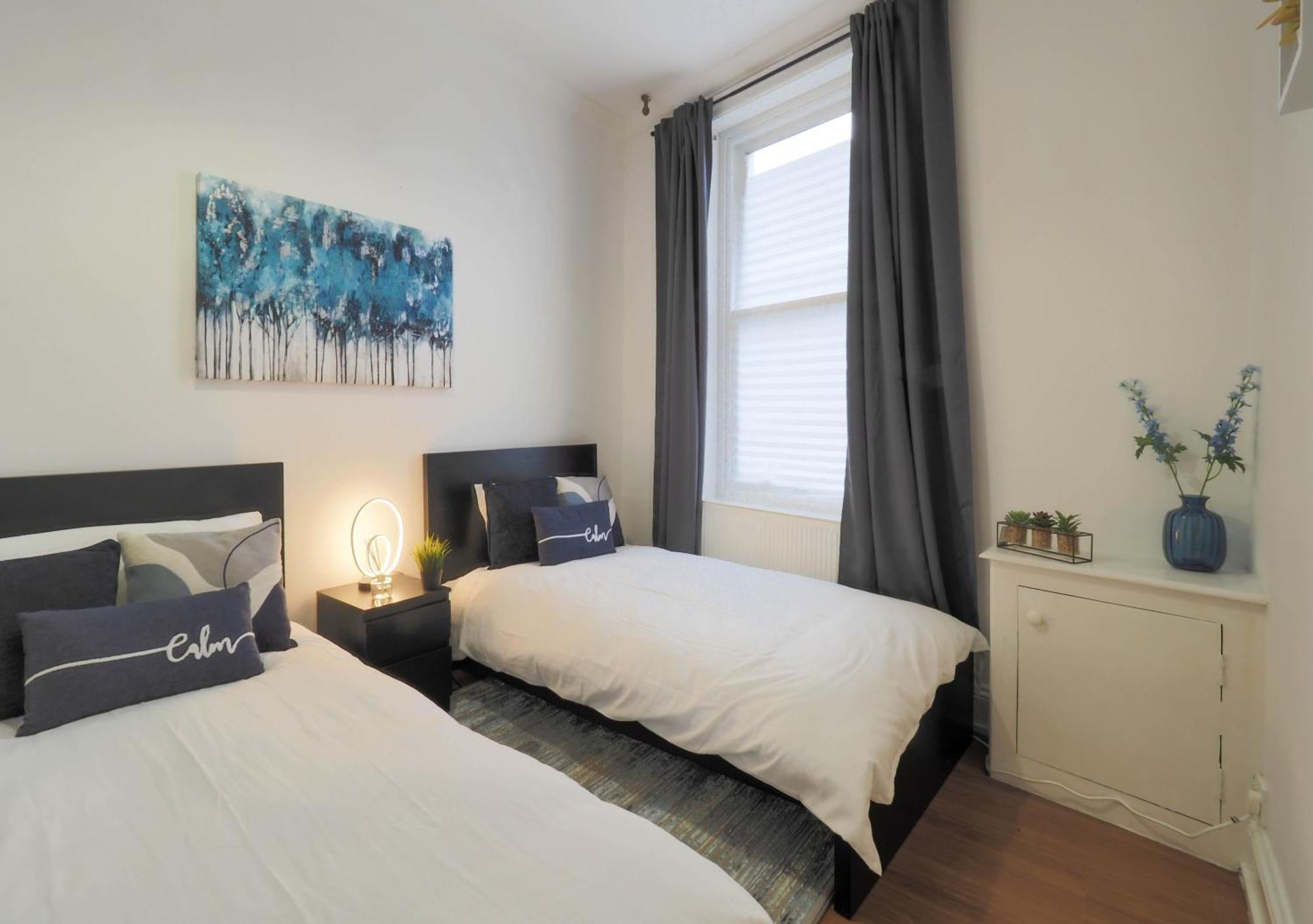 F1 Cozy 2 Bed Flat Opposite Olympia Sleeps 5 People * Londres