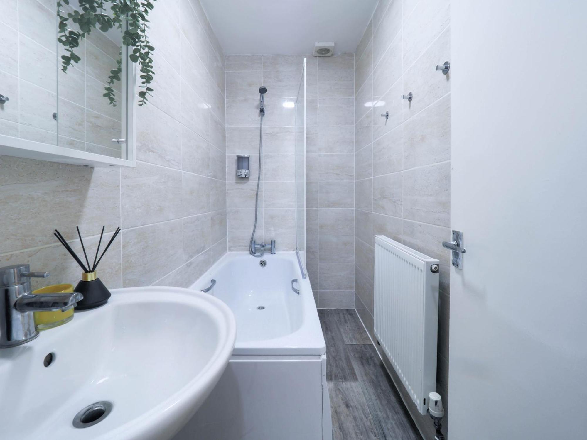 Apartamento F1 Cozy 2 Bed Flat Opposite Olympia Sleeps 5 People