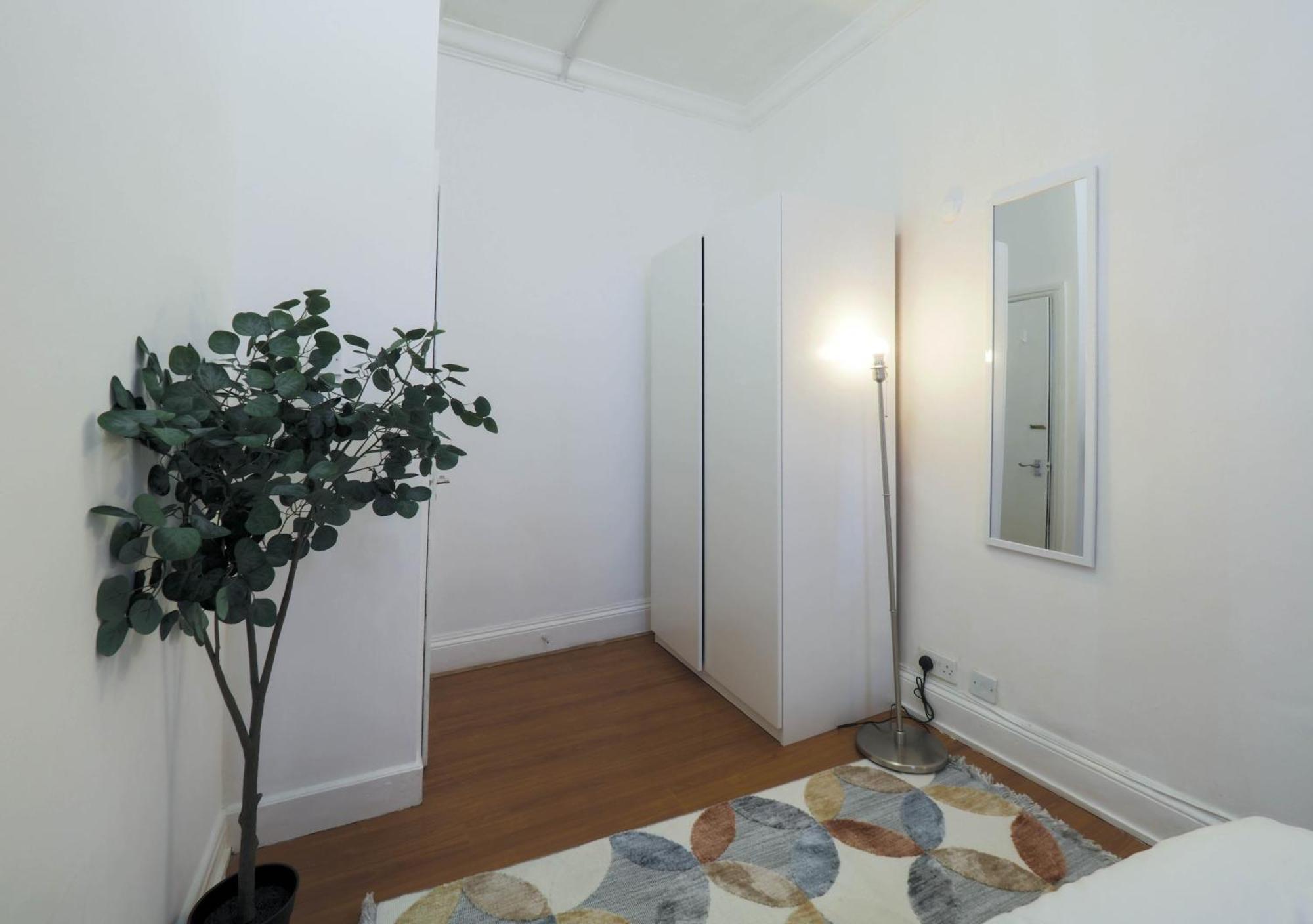 Apartamento F1 Cozy 2 Bed Flat Opposite Olympia Sleeps 5 People