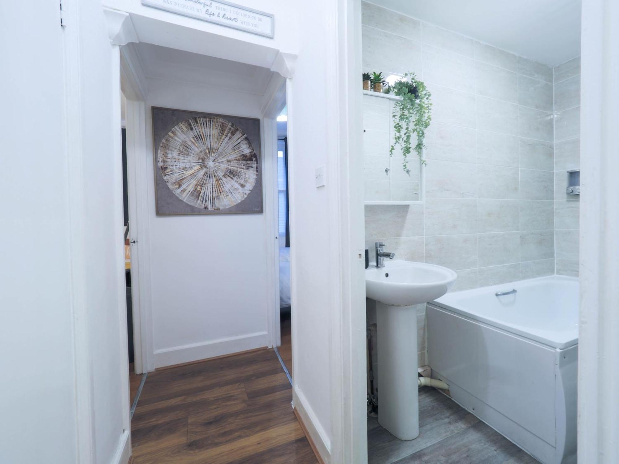 Apartamento F1 Cozy 2 Bed Flat Opposite Olympia Sleeps 5 People *