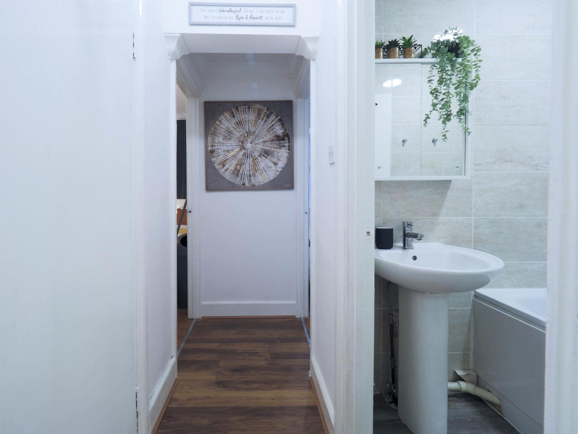 F1 Cozy 2 Bed Flat Opposite Olympia Sleeps 5 People Apartamento
