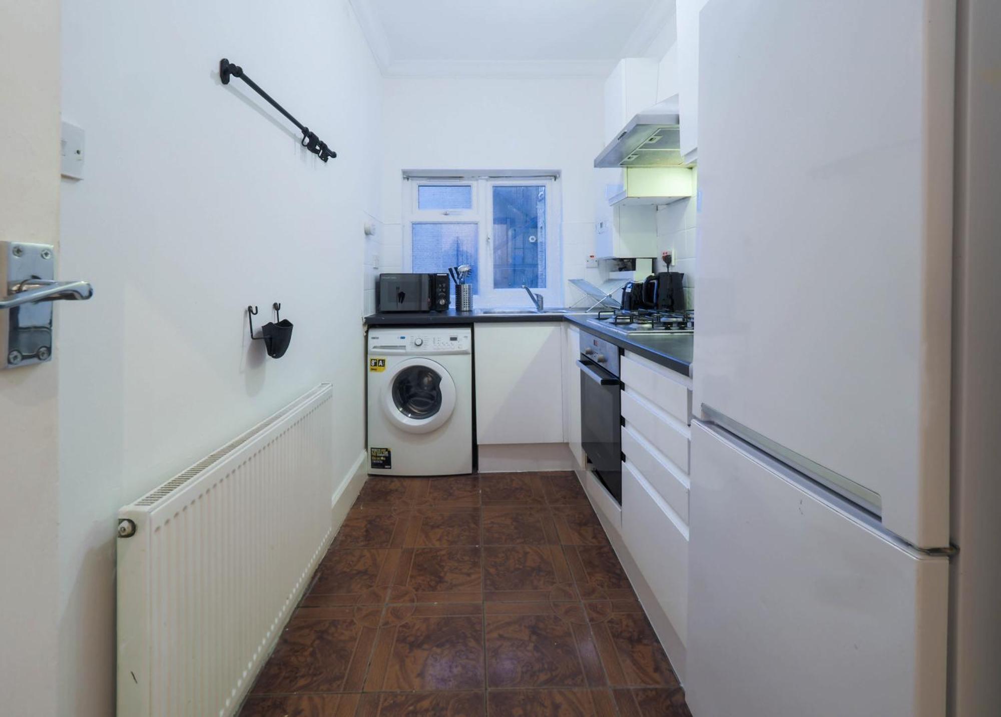 F1 Cozy 2 Bed Flat Opposite Olympia Sleeps 5 People * Londres