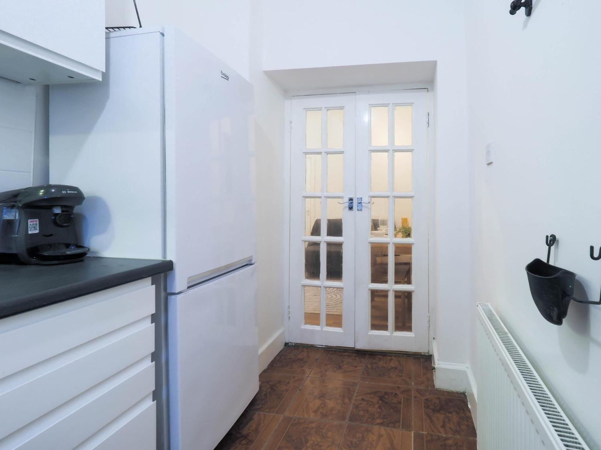 F1 Cozy 2 Bed Flat Opposite Olympia Sleeps 5 People * Londres