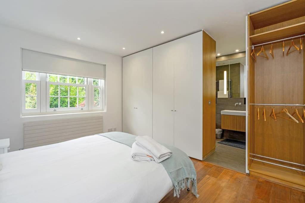 Apartment Stunning 4 Bedroom In Holland Park