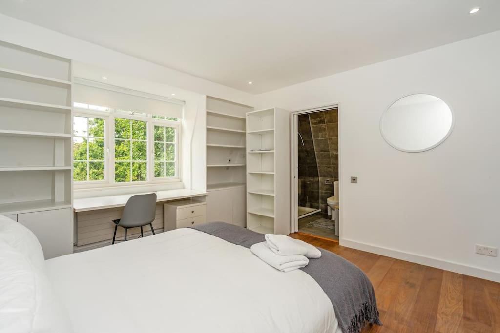 Stunning 4 Bedroom In Holland Park Apartment