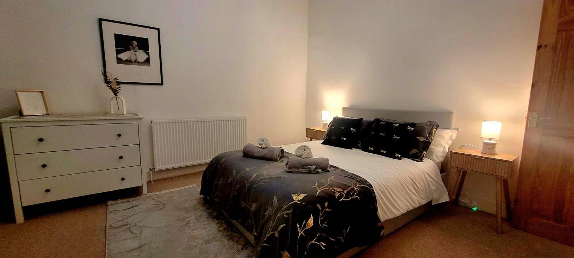 Stylish And Bright Flat In N8 Turnpike Lane - Piccadilly Line