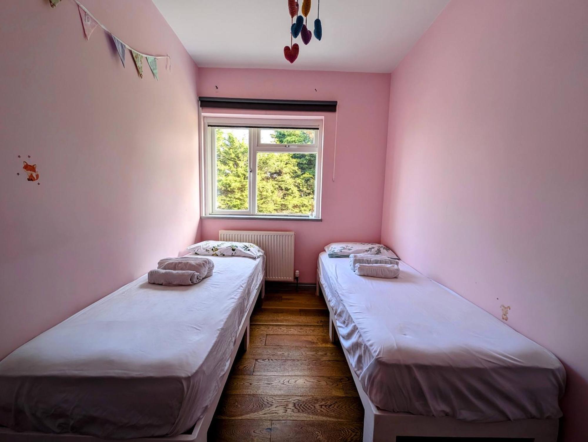 3bedrooms House Sleeps10 Garden&parking Ably London