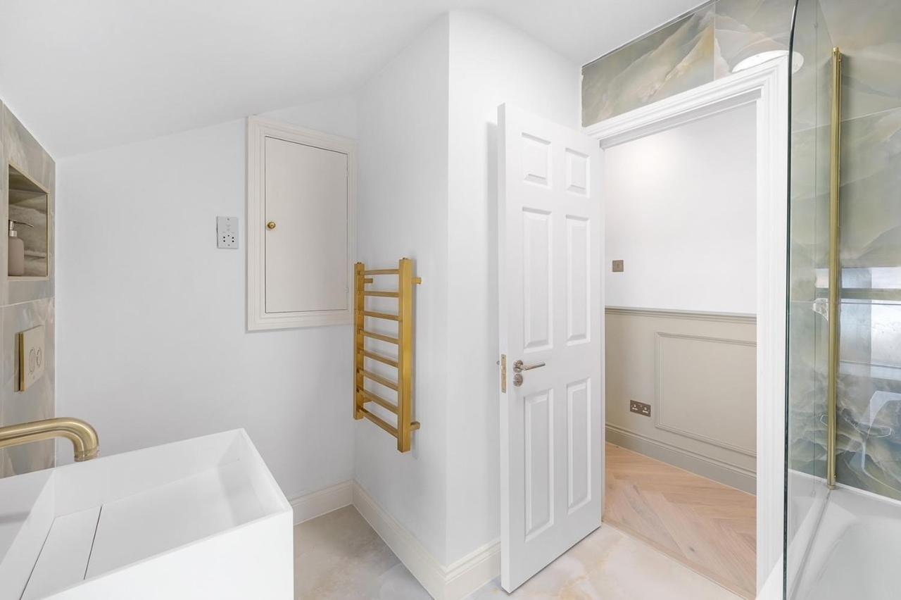 Super Stylish 2 Bed Brixton Zone 1-3 * London