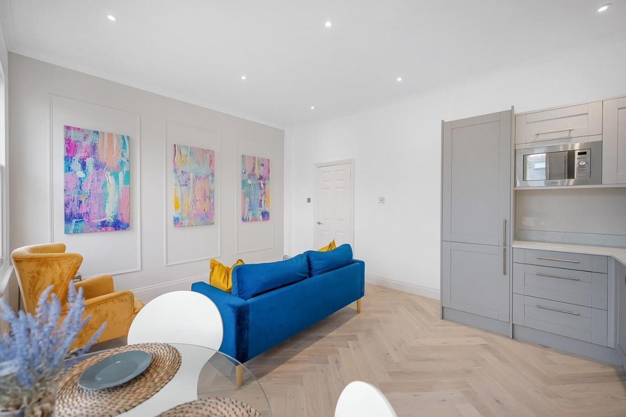 Super Stylish 2 Bed Brixton Zone 1-3
