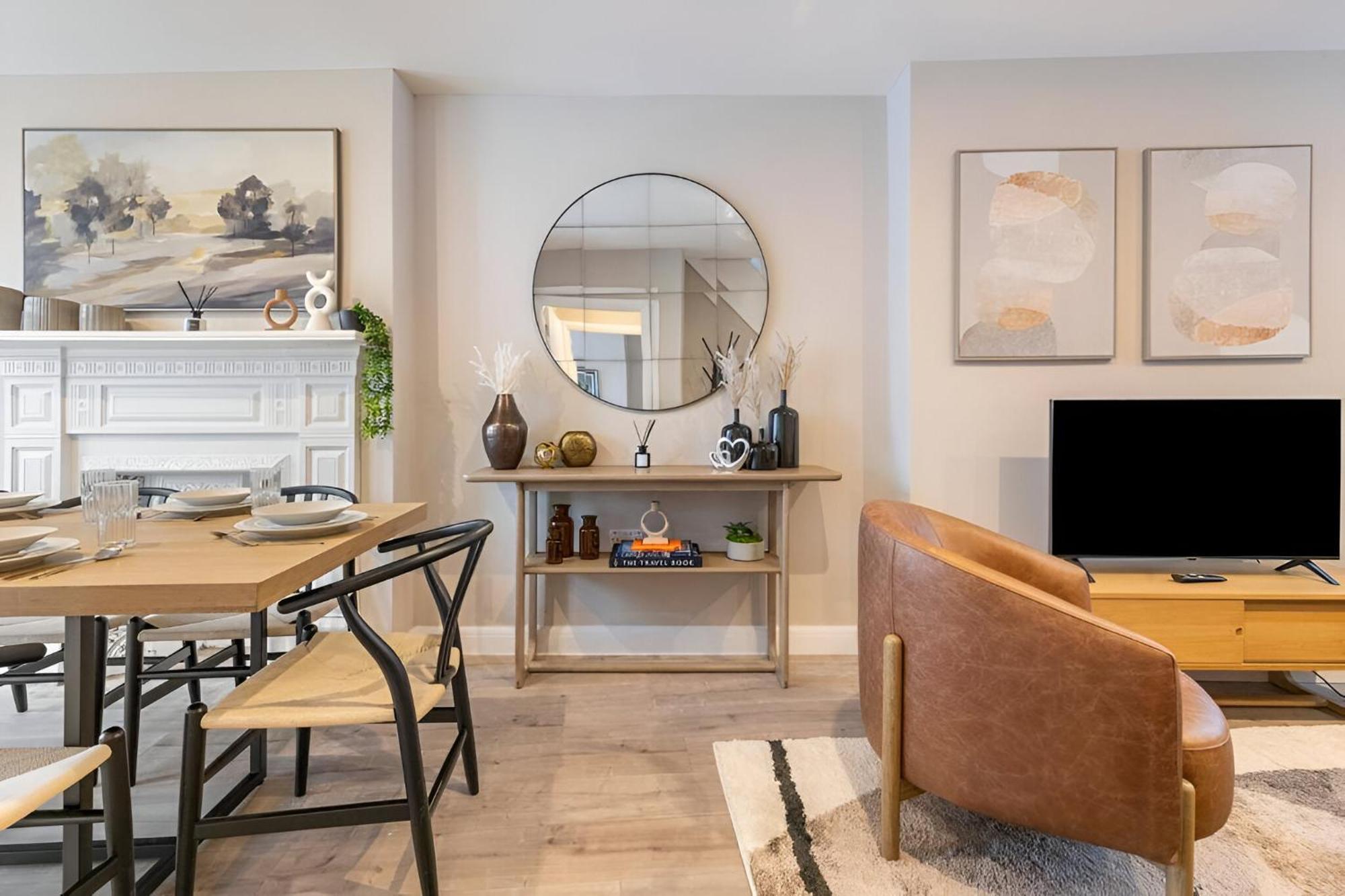 Earthy Elegance Stylish 4br For Urban Escapes Apartment London
