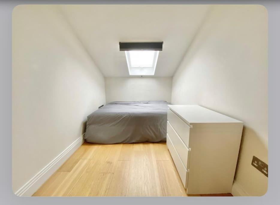 Apartment Luxury 4-bed With Balcony & Garden, Near Emirates Stadium, 15 Mins To London
