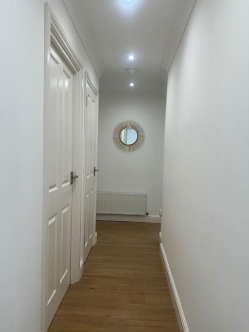 2 Bedroom, Parking, Hounslow St Apartment