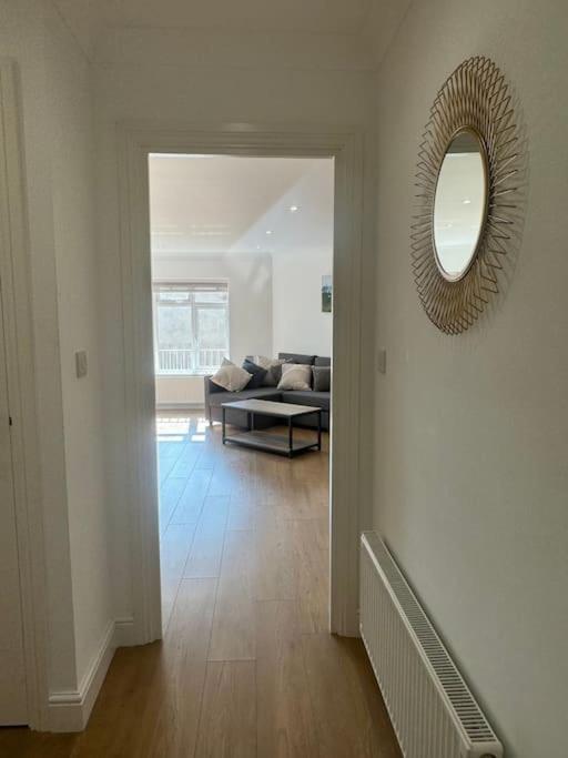 2 Bedroom, Parking, Hounslow St Apartment