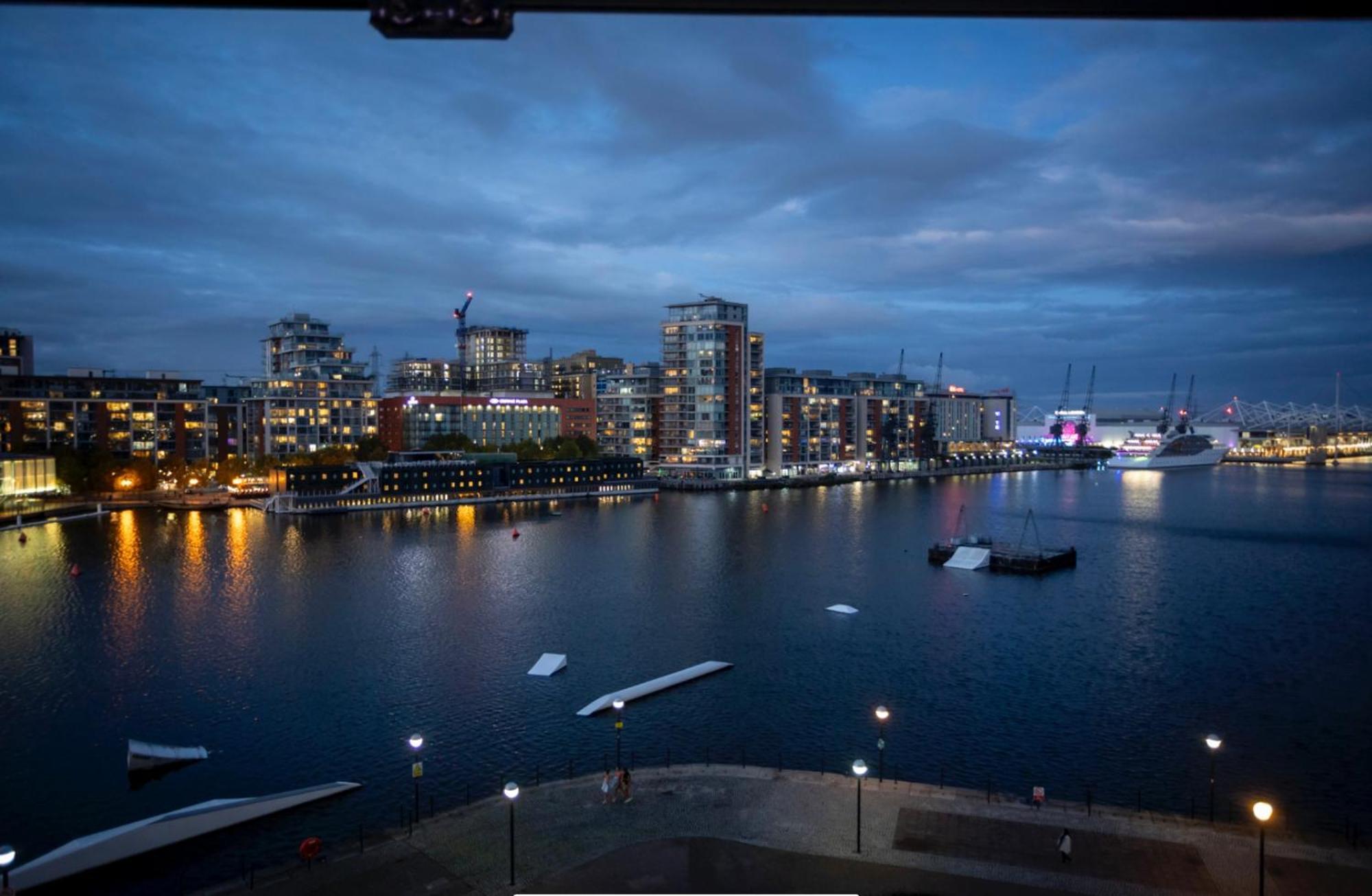 Cosy Riverview-london Excel Centre-o2 Arena Homestay London