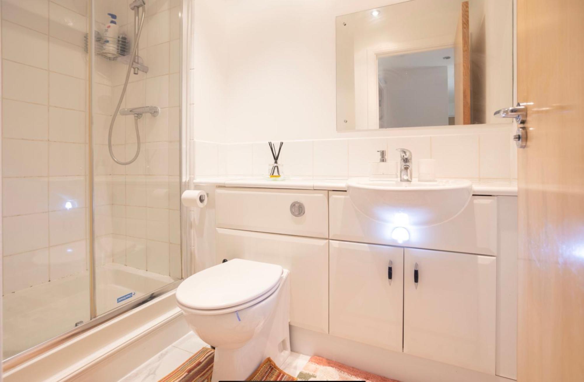 Cosy Riverview-london Excel Centre-o2 Arena Homestay *