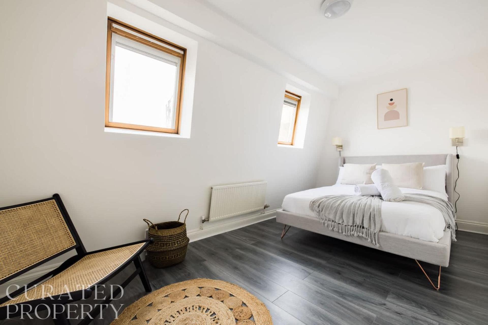 Contemporary 2 Bedroom In Shepherd's Bush