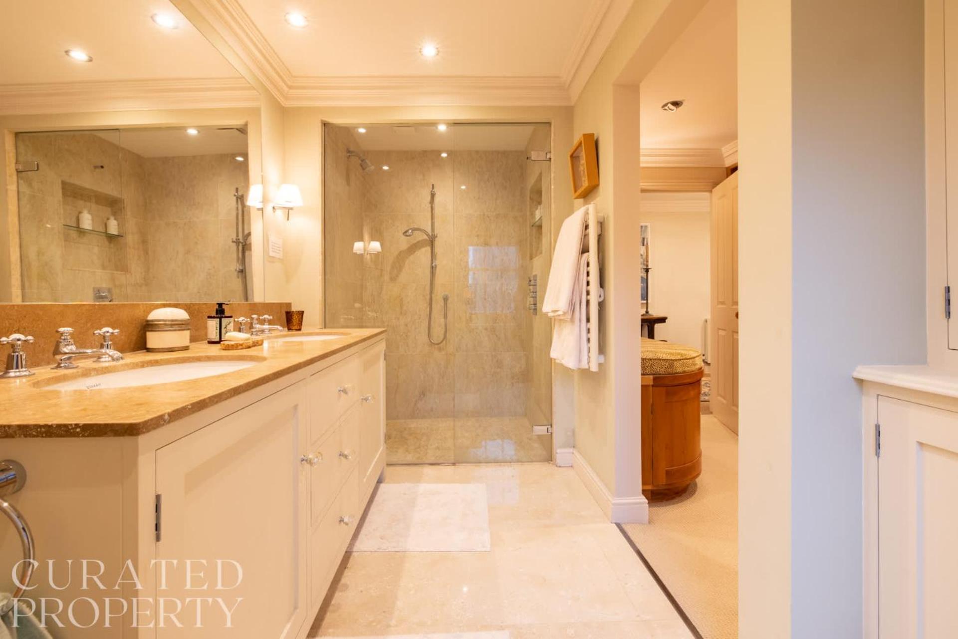 Lavish 2 Bedroom Flat With Roof Garden By Hyde Park London