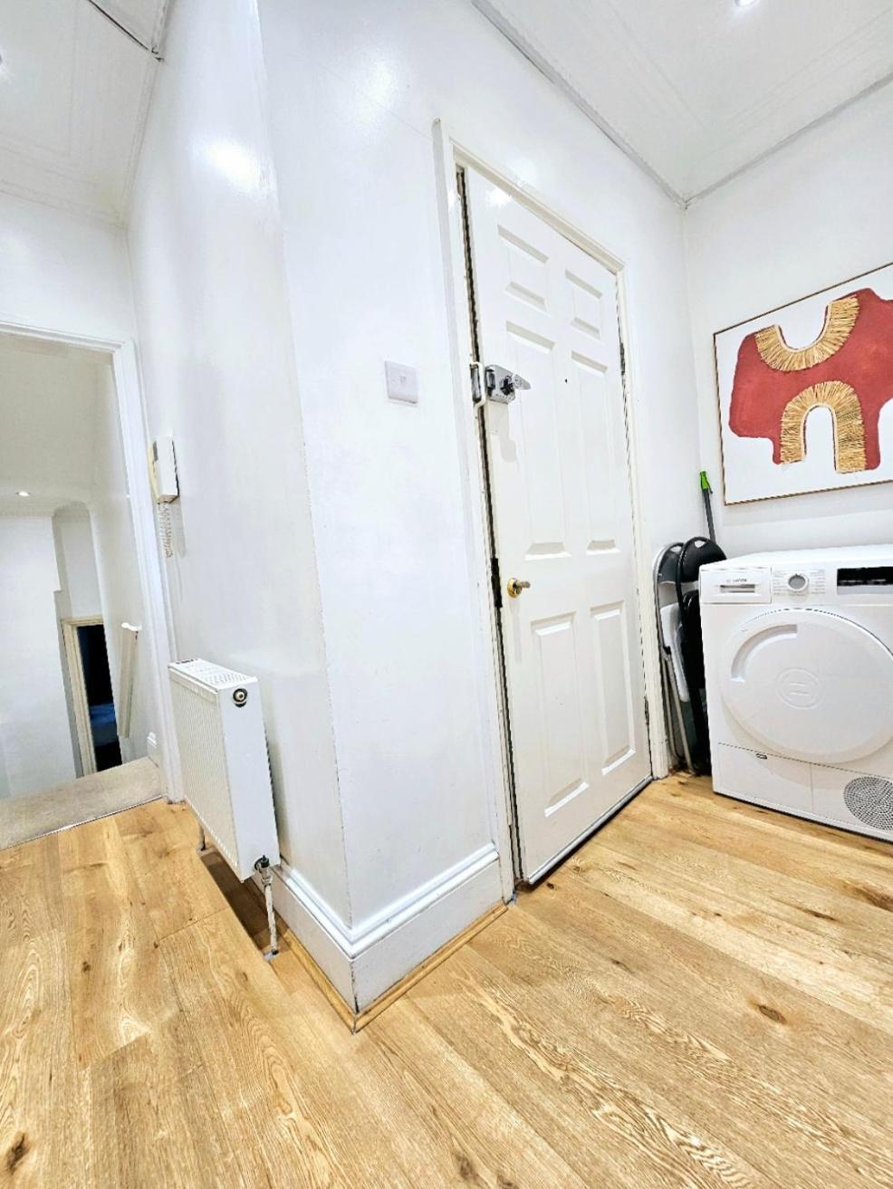 Apartamento Charming With Private Balcony, On 1st Floor, With 2 Bathrooms, 3 Min Walk To Earl's Court Station