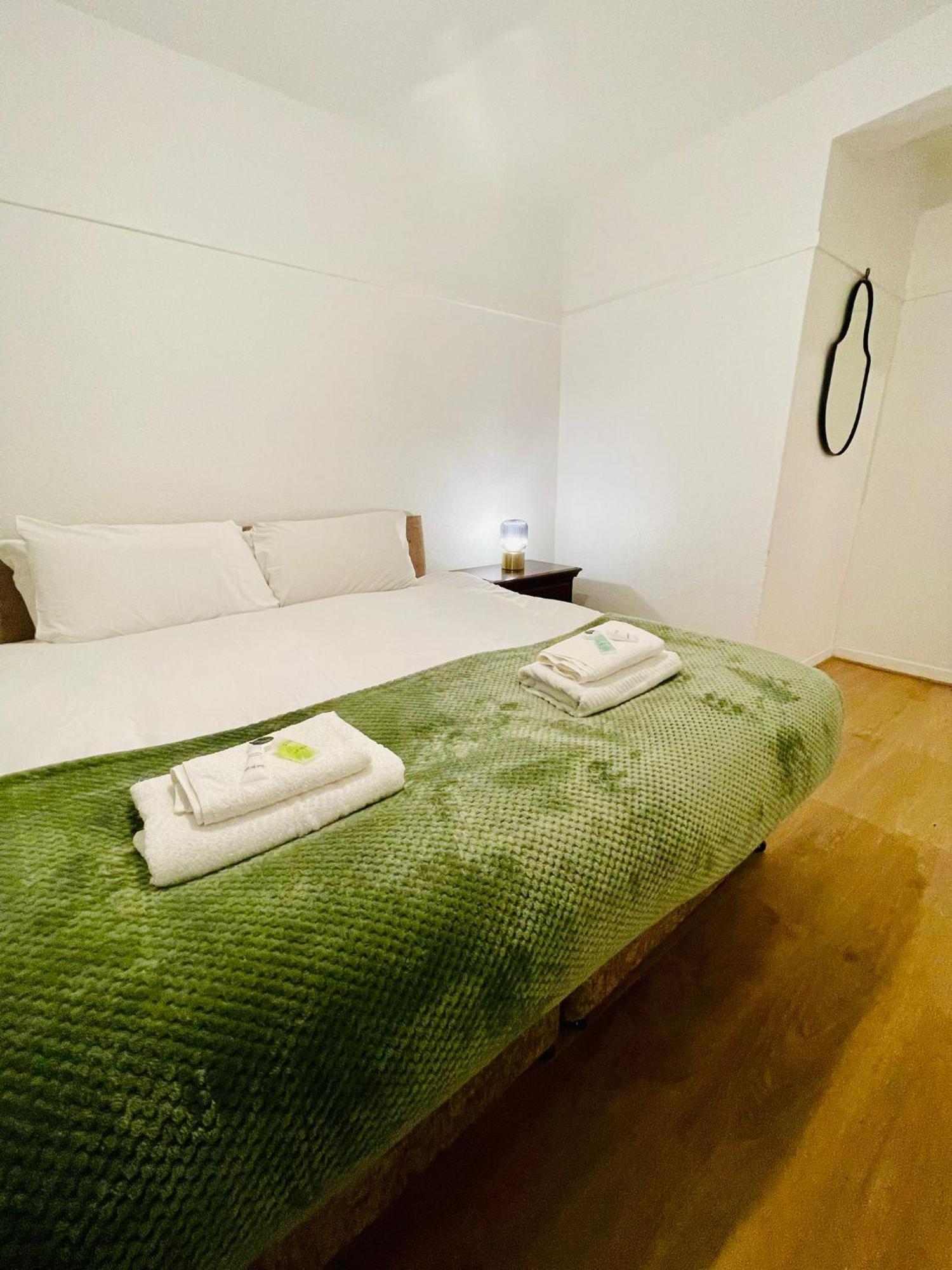 2bd Canarywharf Mile End Private Balcony Free Parking Apartamento Londres