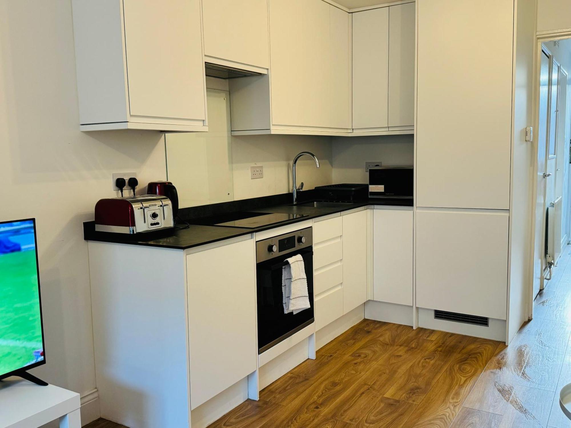 Earlsfield - Two Bedroom Flat Apartment London