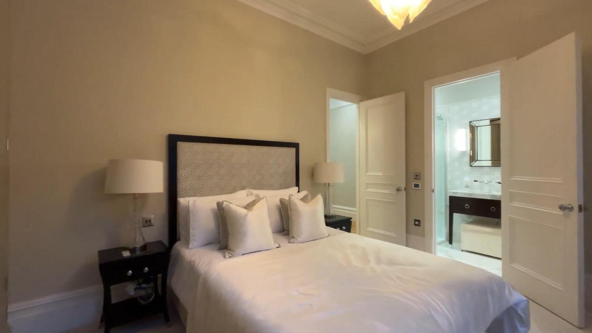 Apartment Exceptional Three-bedroom With Three En-suite Bathrooms *