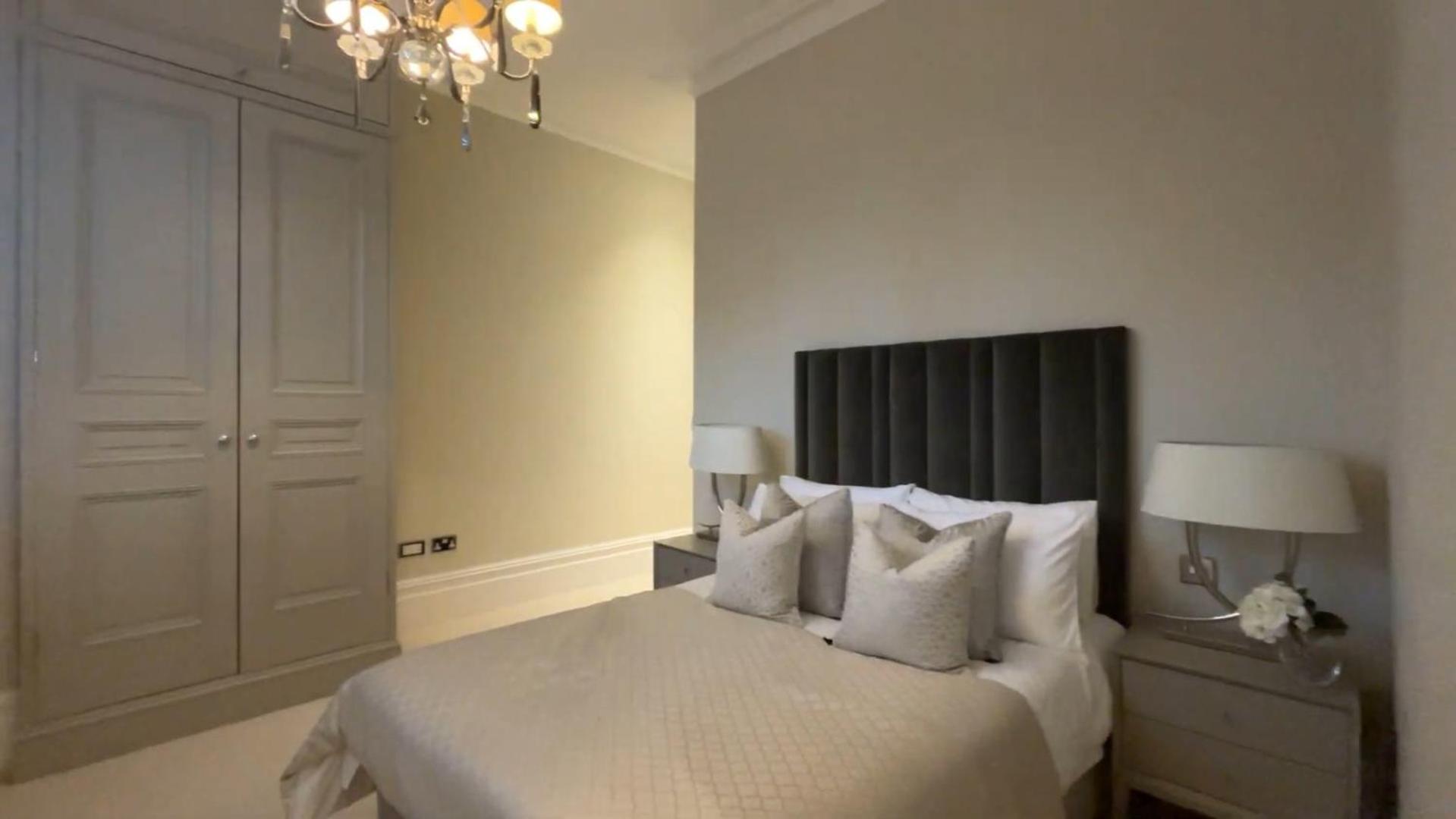 Apartment Exceptional Three-bedroom With Three En-suite Bathrooms