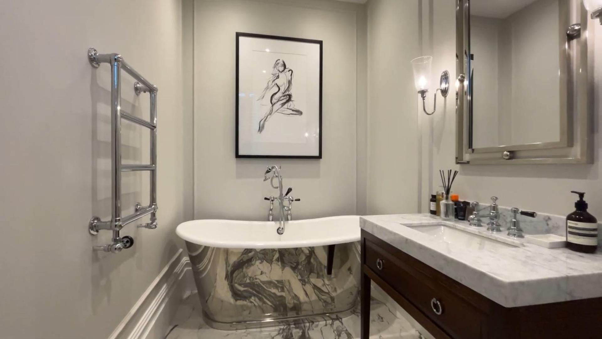 Exceptional Three-bedroom With Three En-suite Bathrooms London