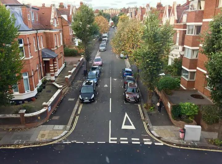 Stylish Floor 1 Bed Flat In West Hampstead Apartamento Londres