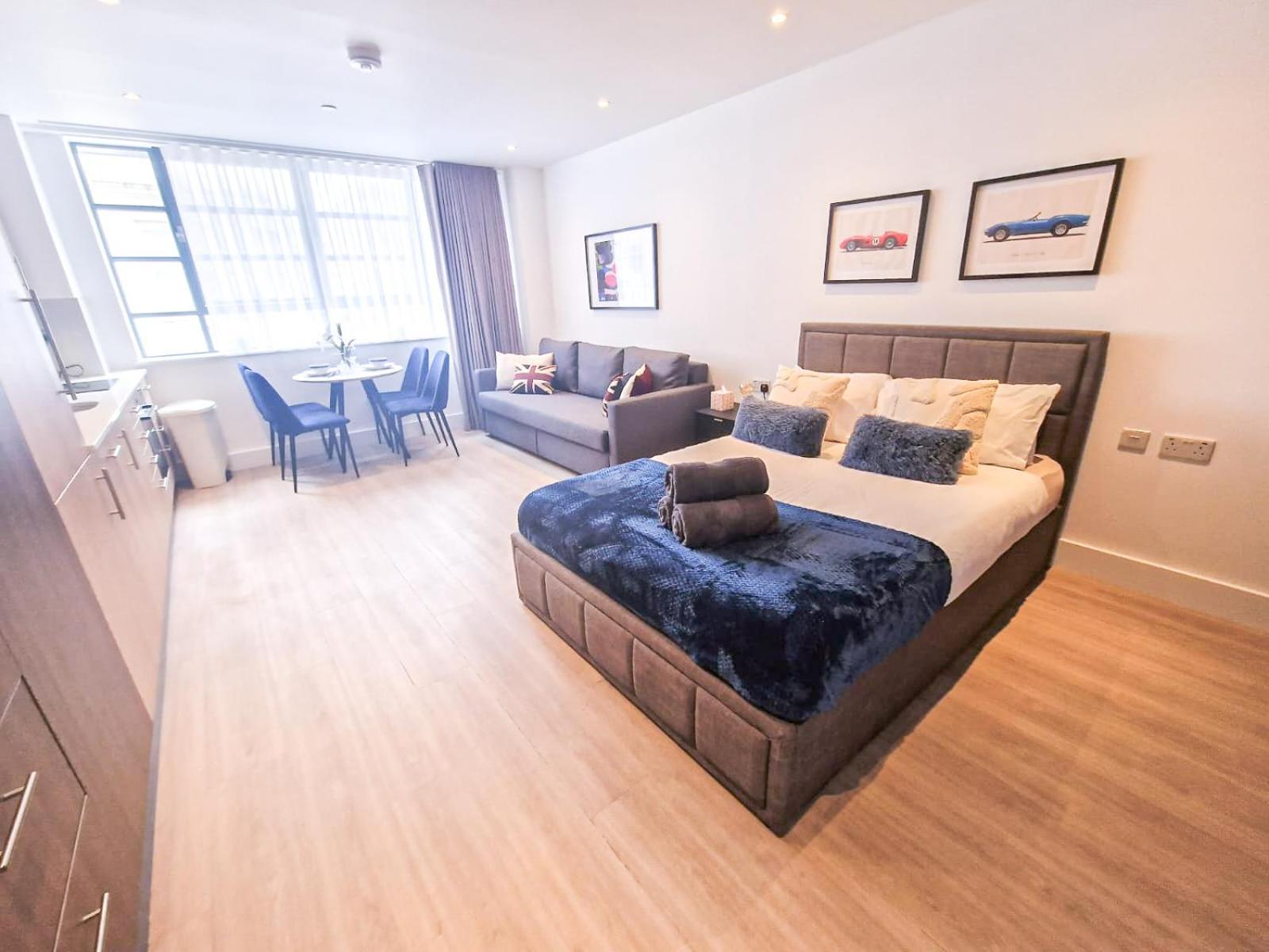 Modern & 3bedroom Flat With Pvt Balcony Steps From Regent's Park *