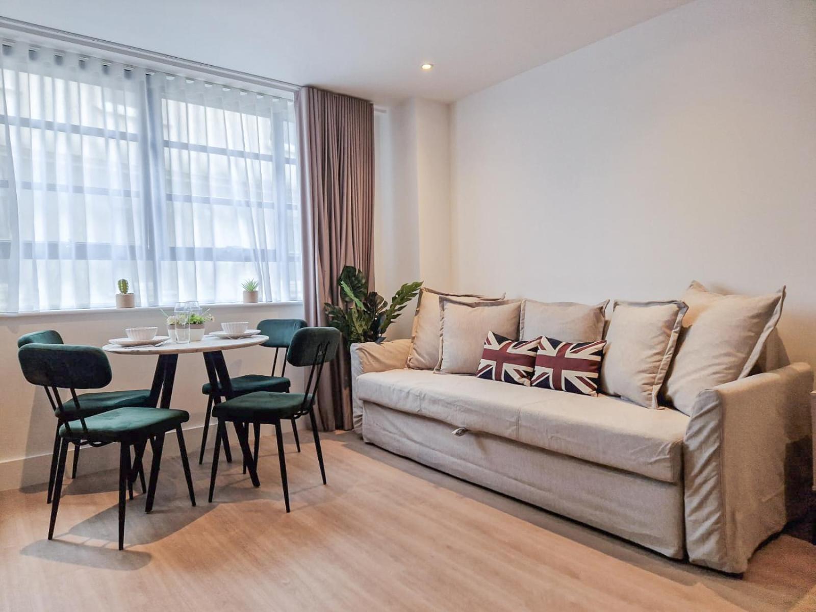 Apartment Modern & 3bedroom Flat With Pvt Balcony Steps From Regent's Park *