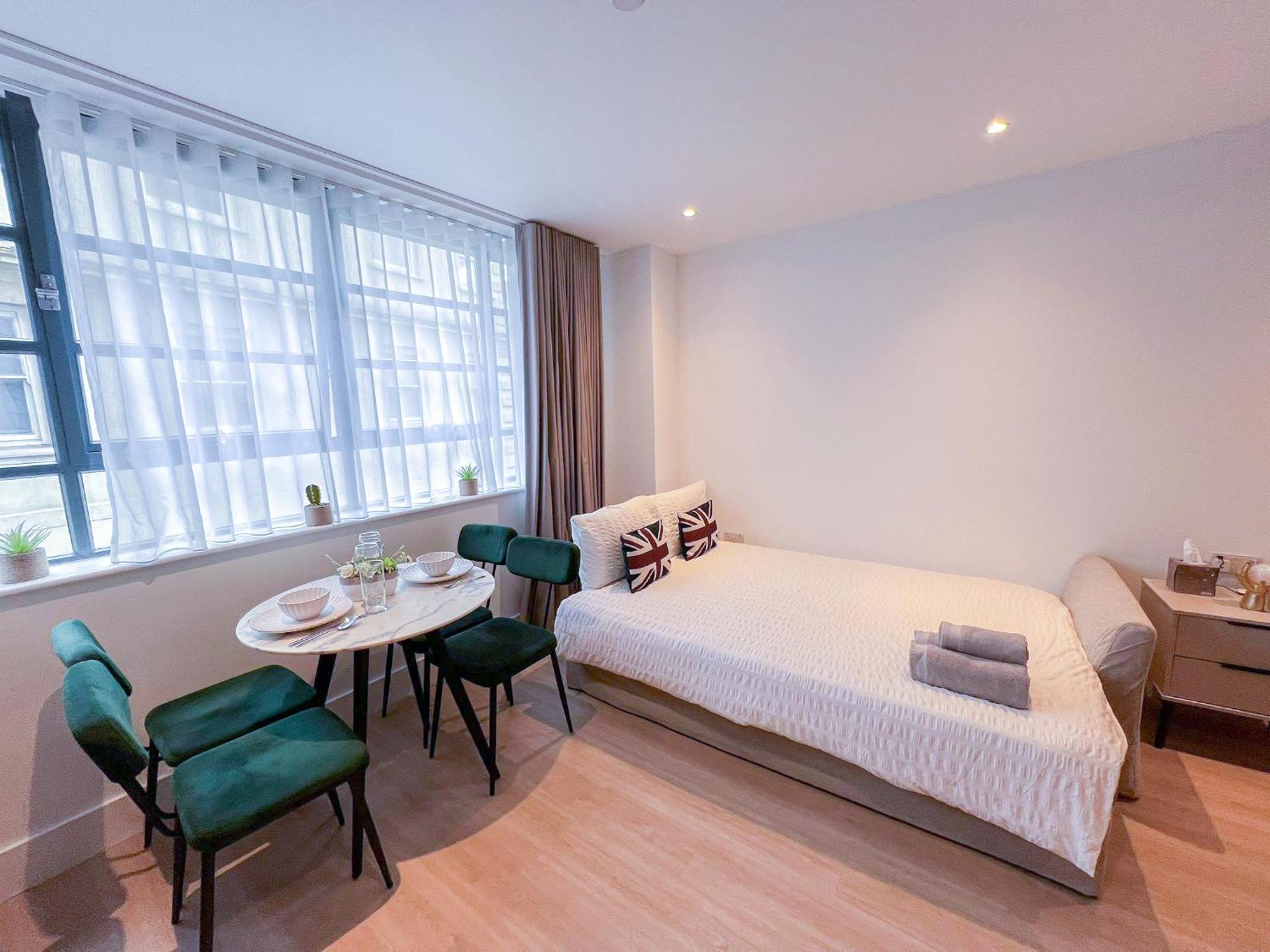 Modern & 3bedroom Flat With Pvt Balcony Steps From Regent's Park * London