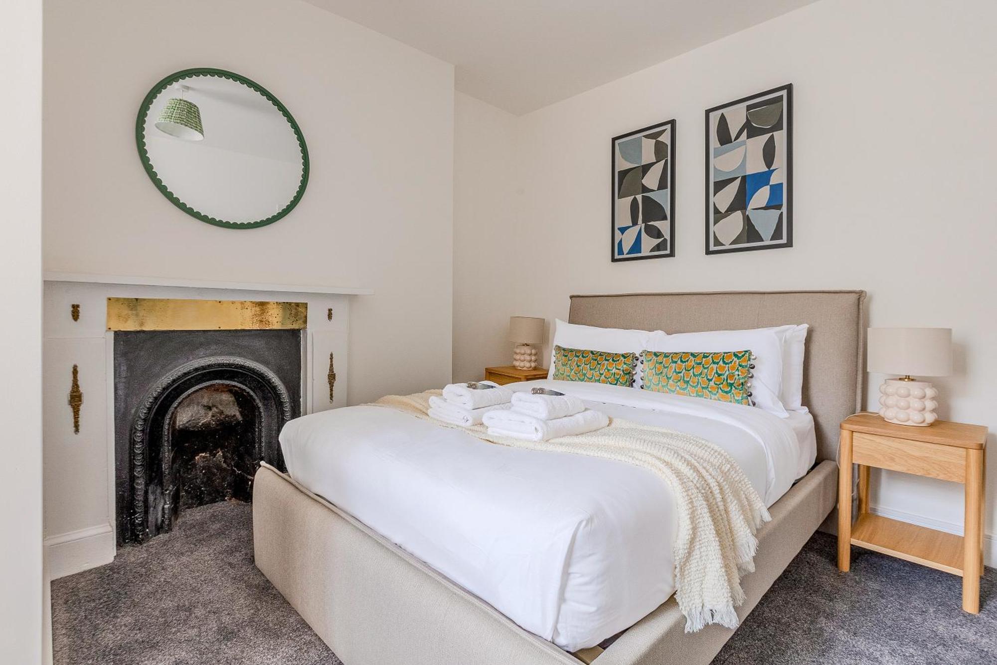 Large & Charming 5br House Near Kensington Olympia