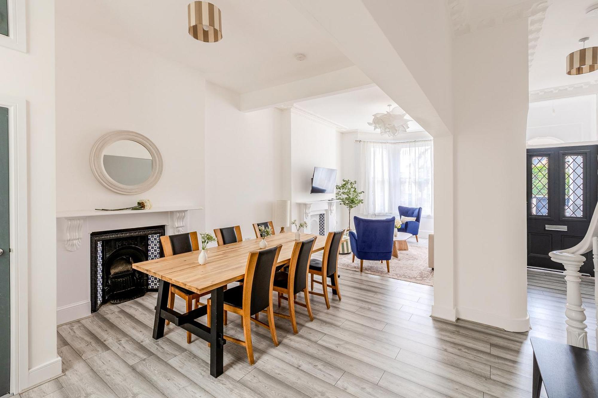 Large & Charming 5br House Near Kensington Olympia Apartment *