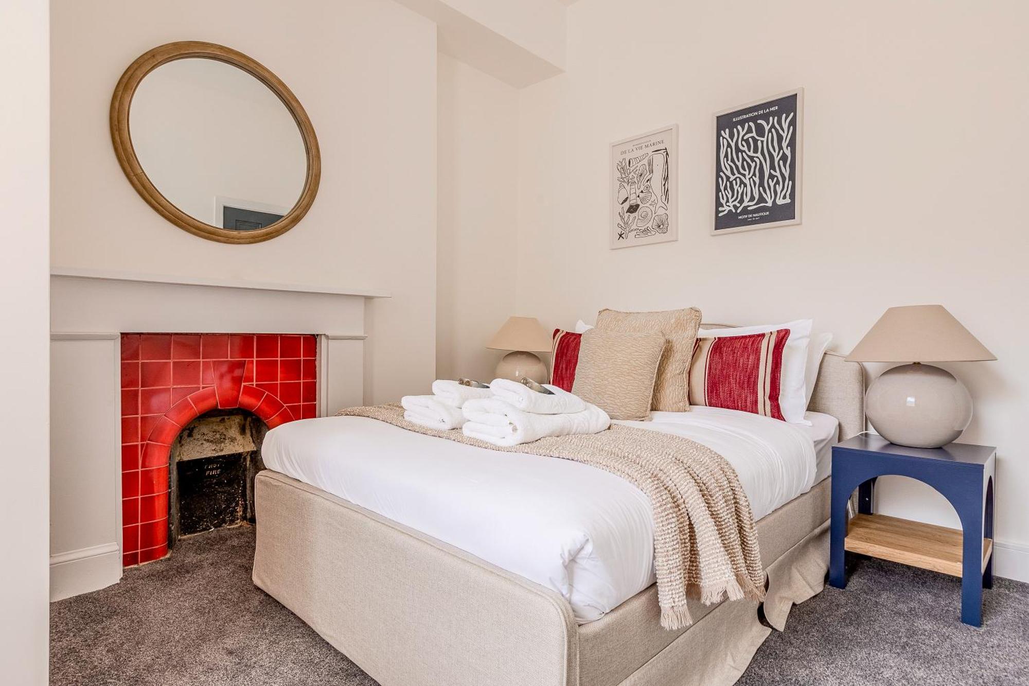 Large & Charming 5br House Near Kensington Olympia Apartment *