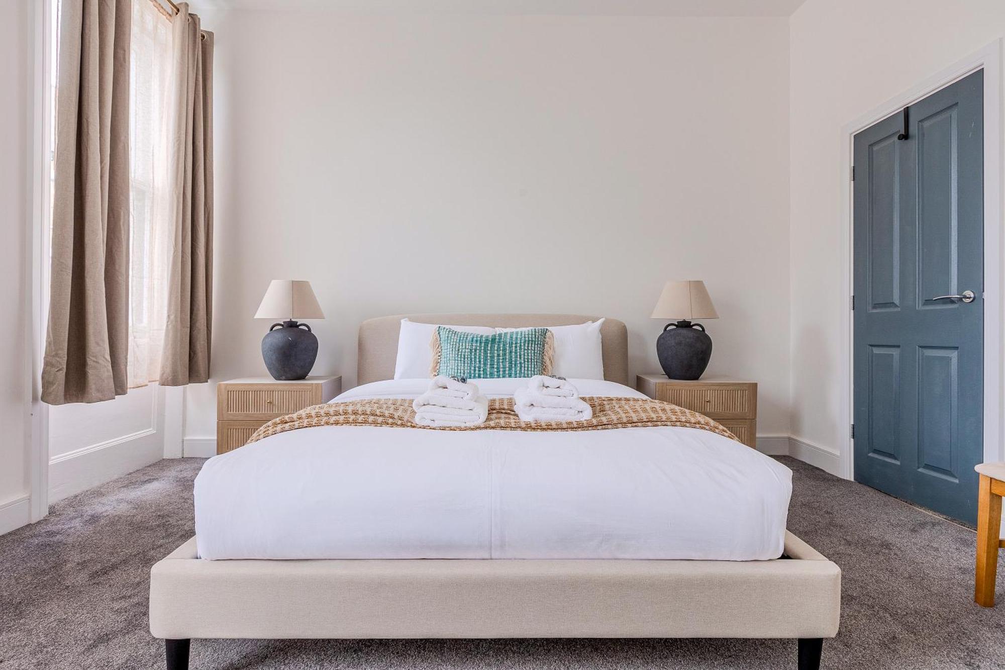Apartment Large & Charming 5br House Near Kensington Olympia London