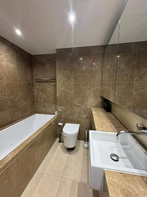 Luxury Chelsea Waterfront View London