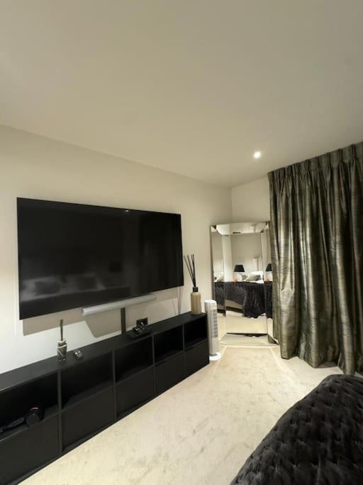 Apartment Luxury Chelsea Waterfront View