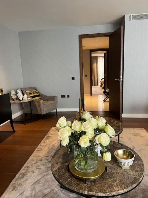Luxury Chelsea Waterfront View * London