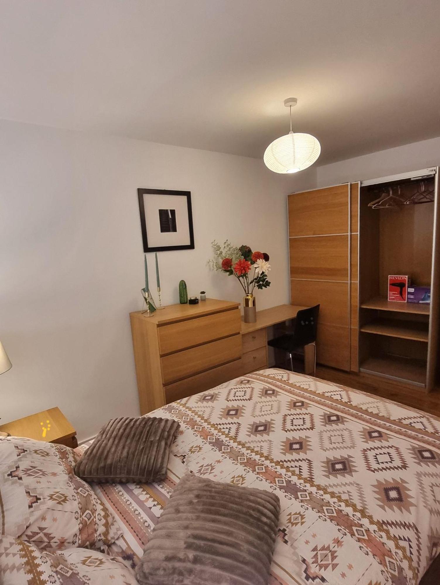 Holiday home Charming 4 Bedroom Duplex With Private Entrance *