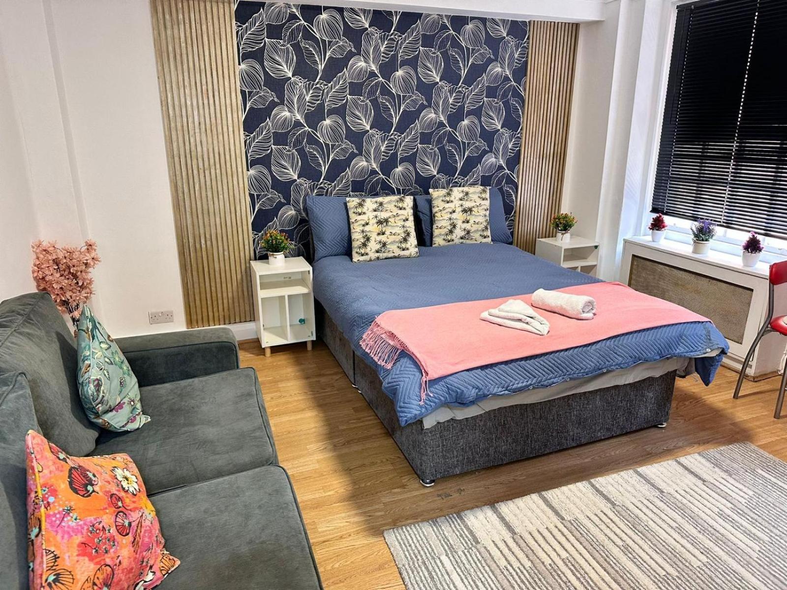 Family Studio In Central *