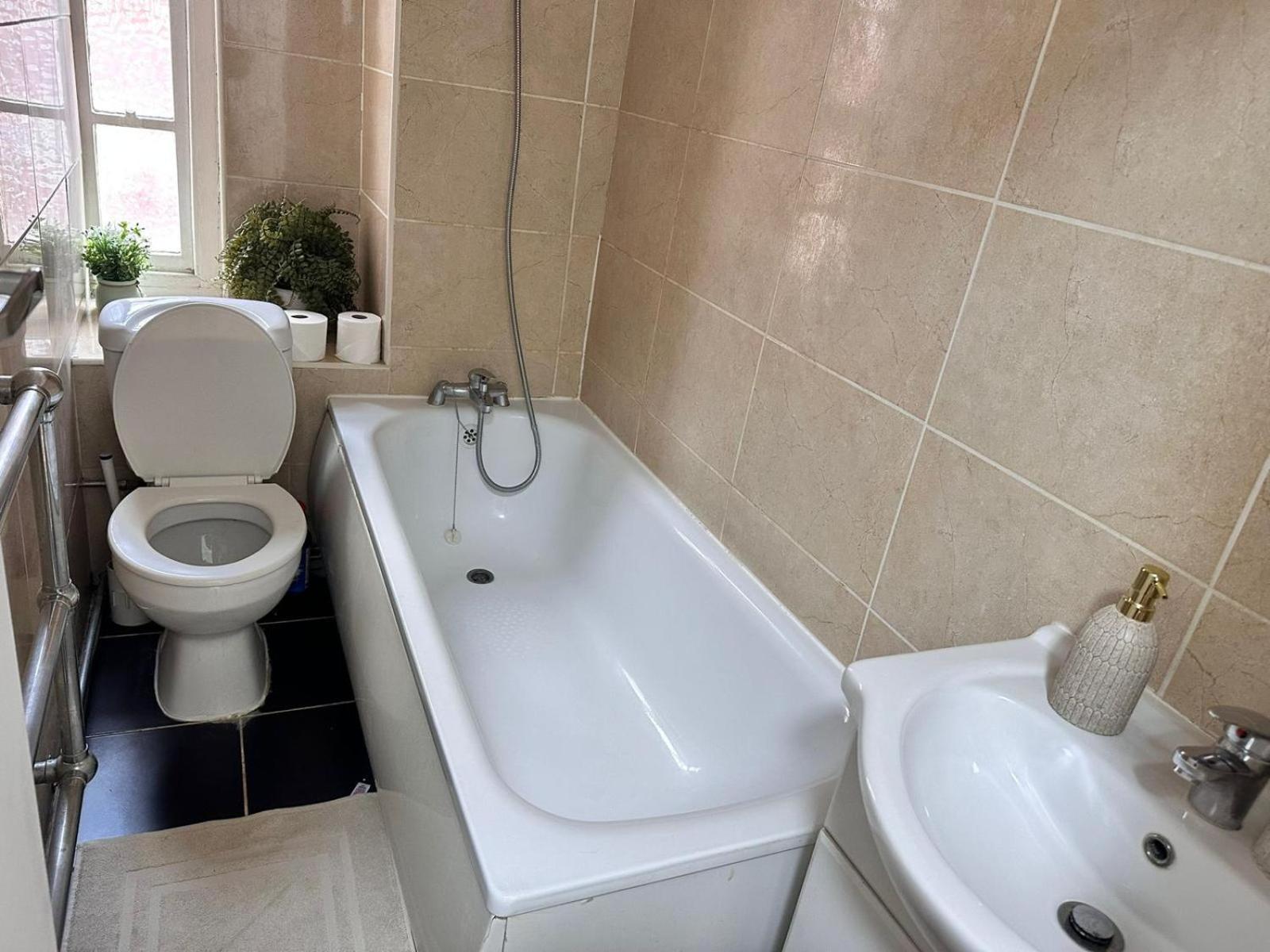 Family Studio In Central *