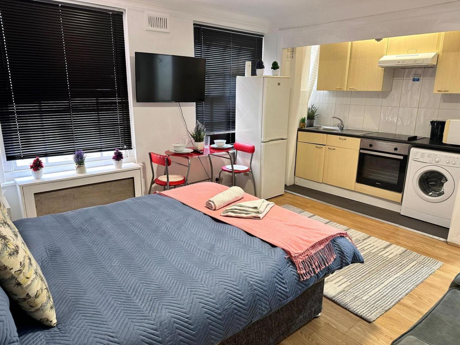 Family Studio In Central *