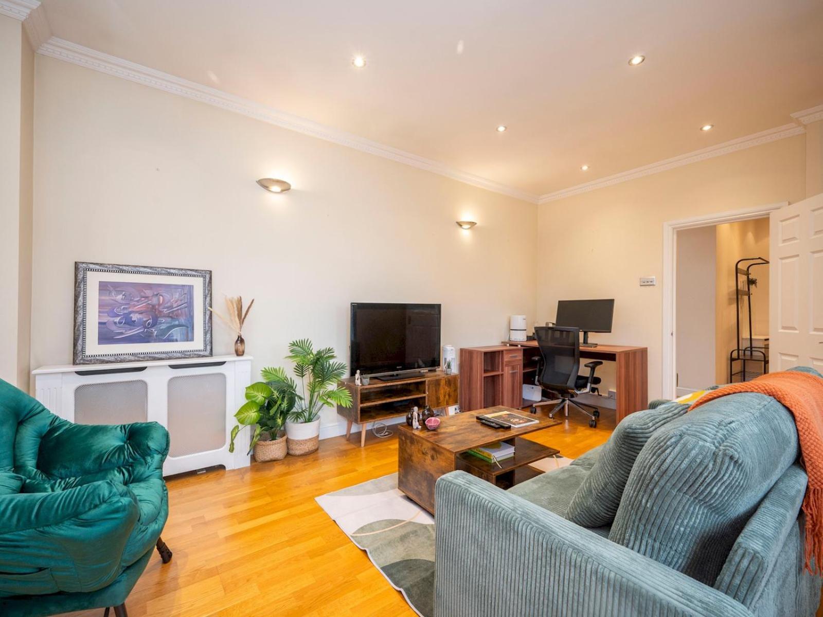 Gated Riverside Se16 With Parking Pass The Keys * London