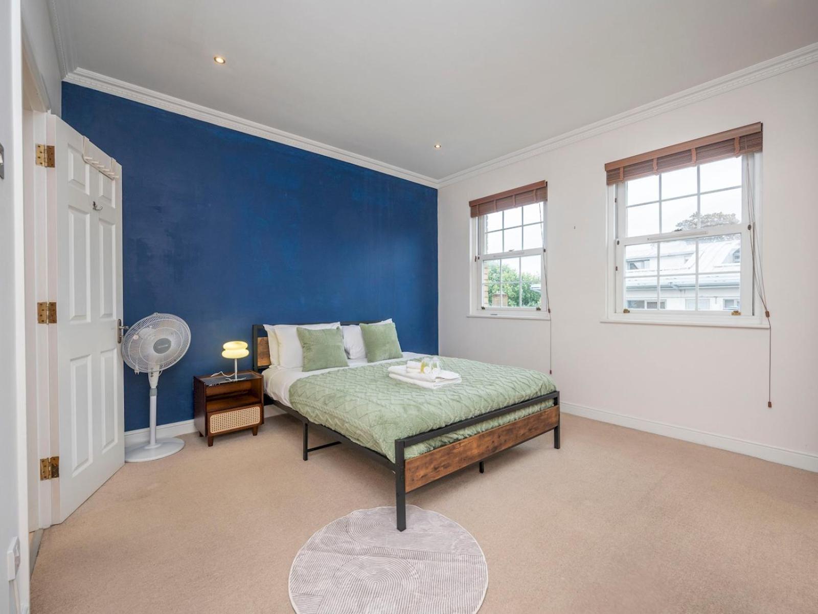 Gated Riverside Se16 With Parking Pass The Keys * London