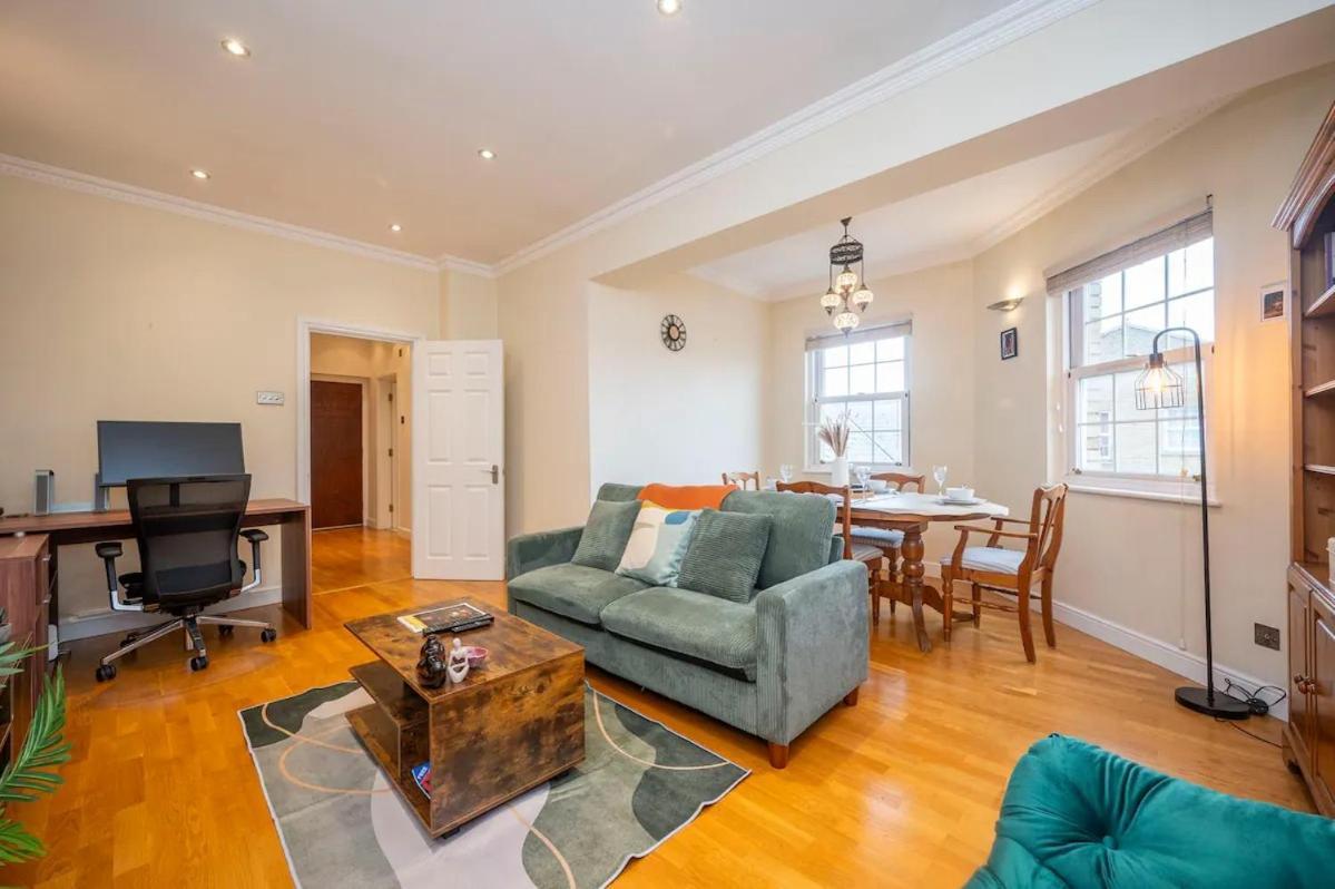 Apartment Gated Riverside Se16 With Parking Pass The Keys London