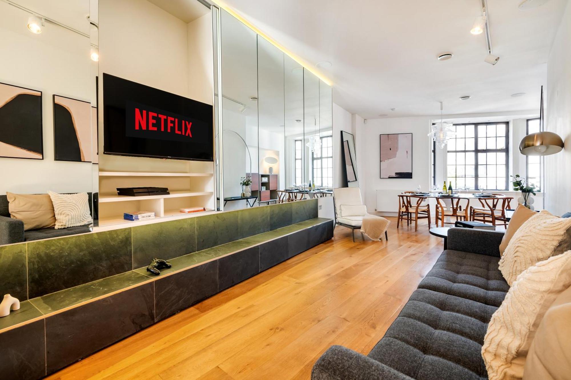 Luxury Aircon 3 Bedr, 4 Beds, 2 Bath Trafalgar Sq London
