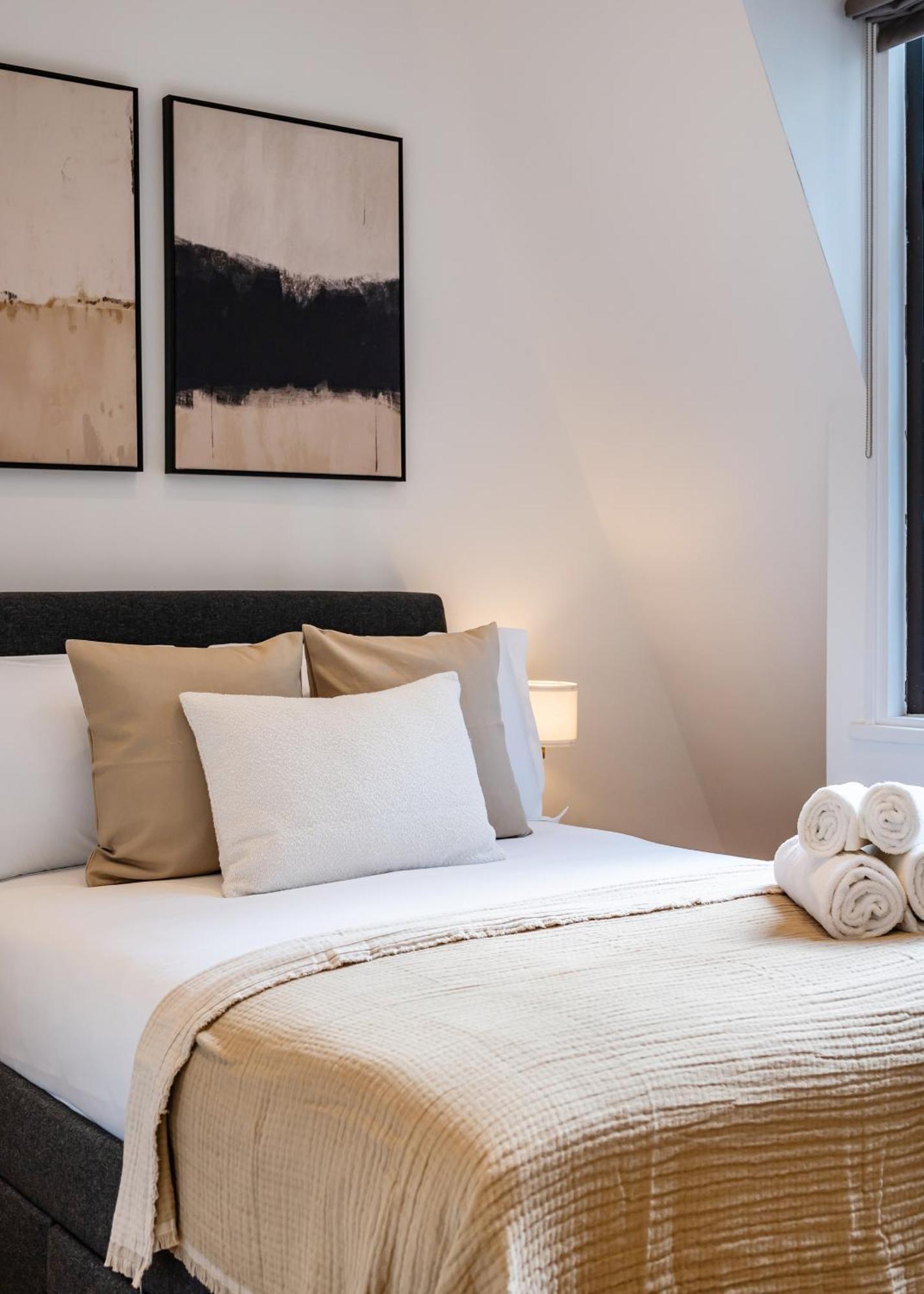 Luxury Aircon 3 Bedr, 4 Beds, 2 Bath Trafalgar Sq Apartamento *